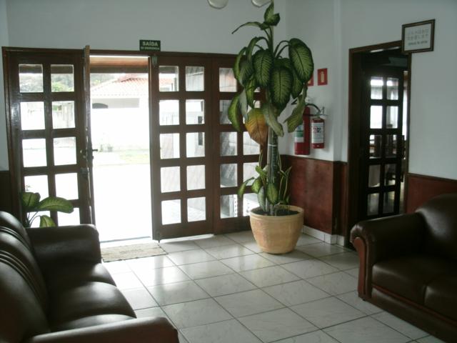 comercial em Ruínas